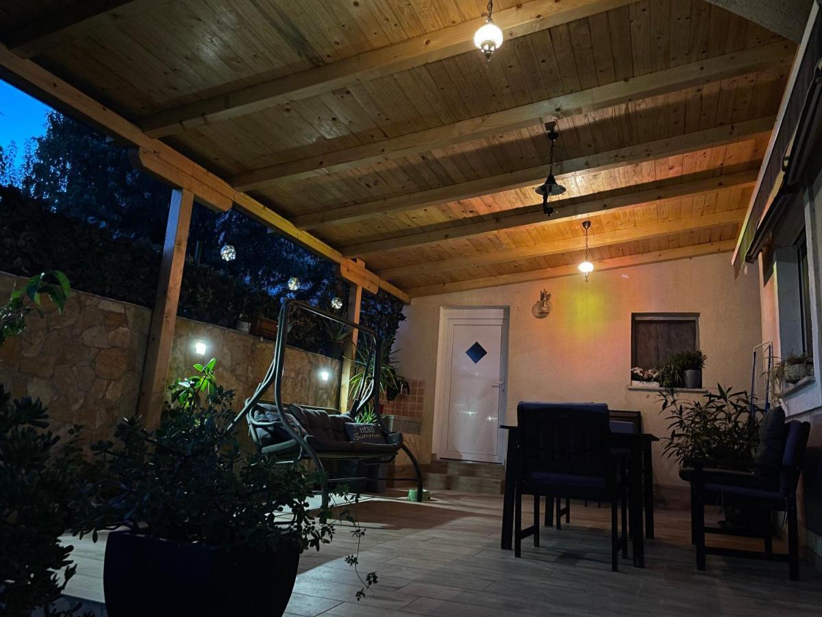 Apartment Mika Pula Exterior photo
