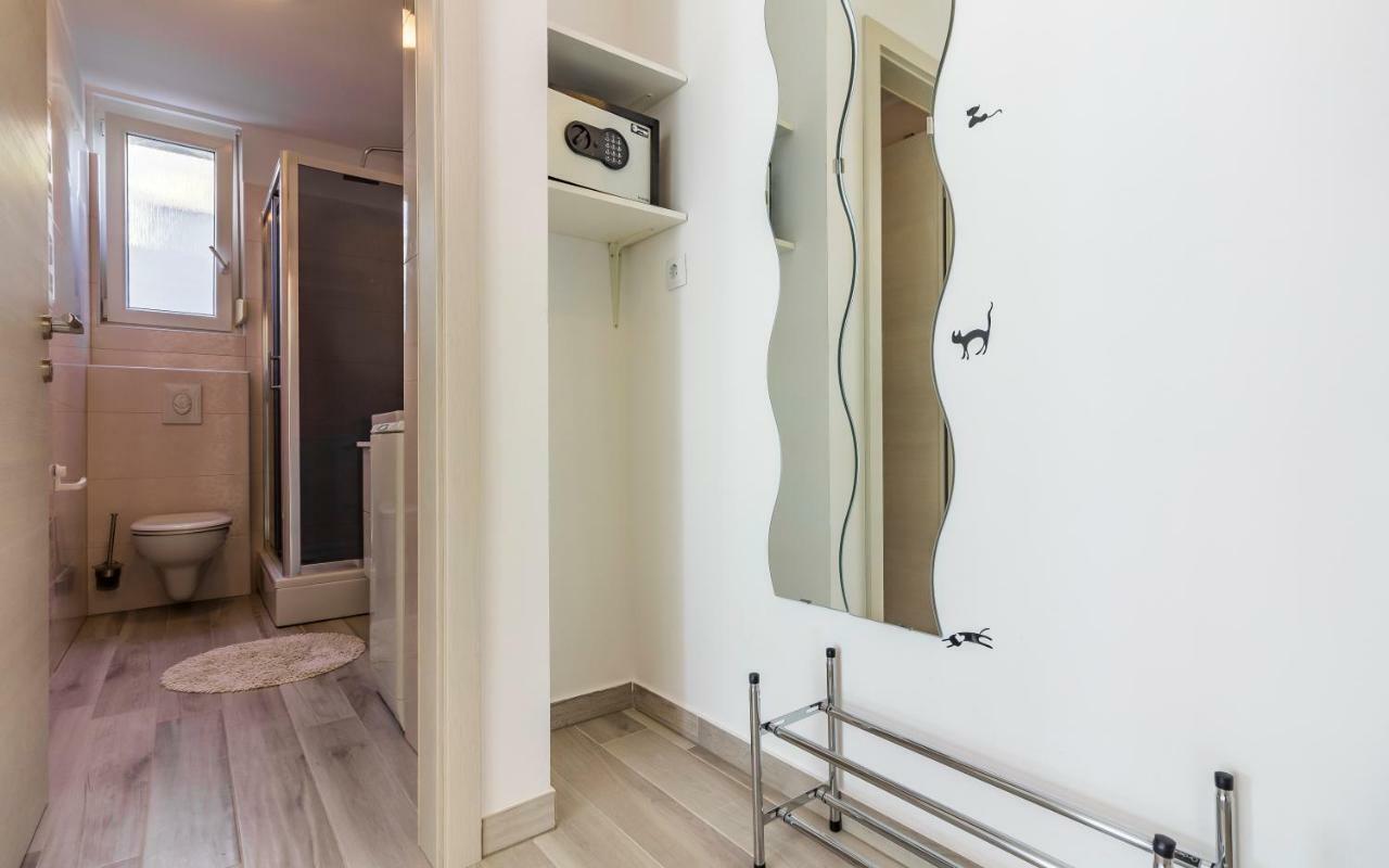 Apartment Mika Pula Exterior photo