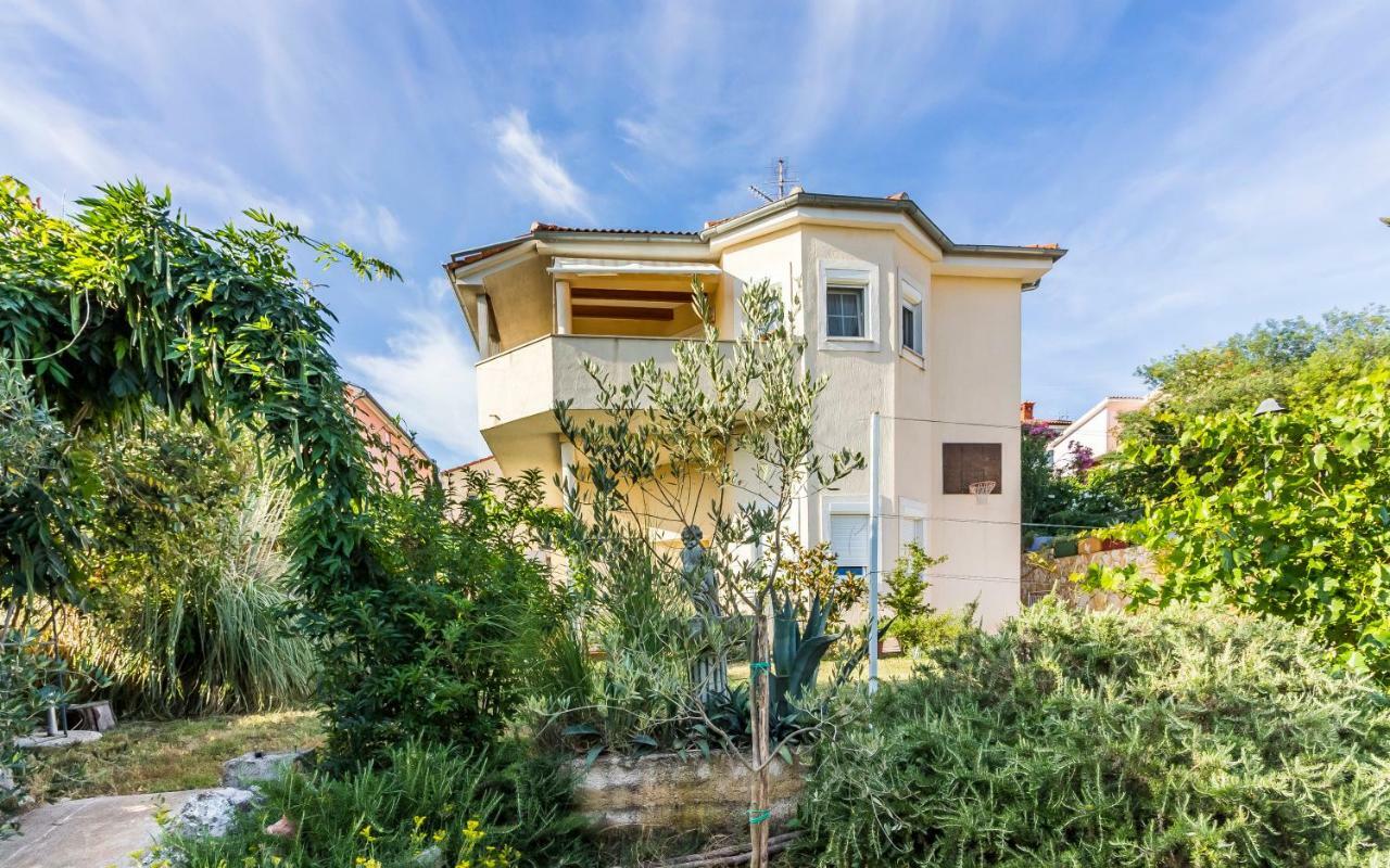 Apartment Mika Pula Exterior photo
