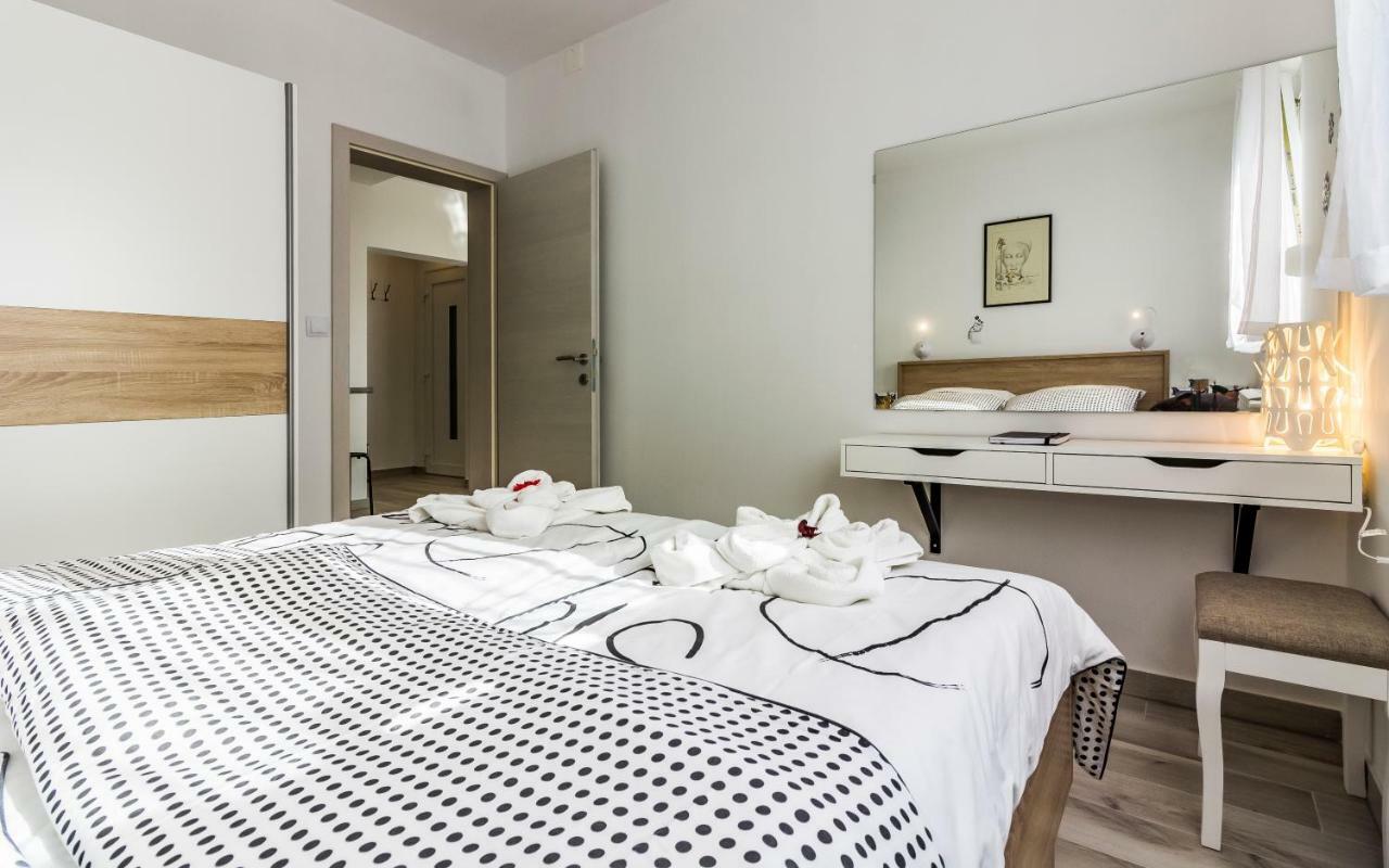 Apartment Mika Pula Exterior photo