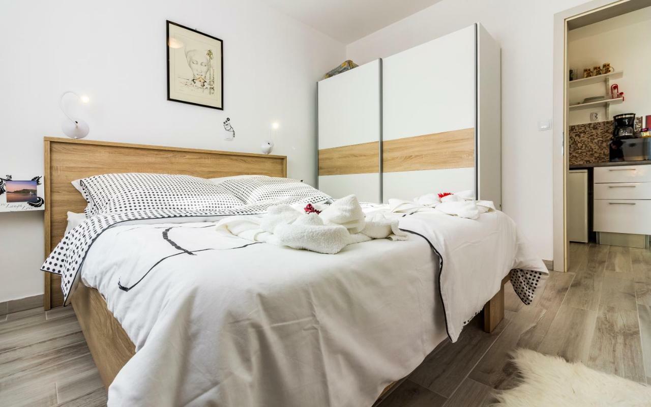 Apartment Mika Pula Exterior photo