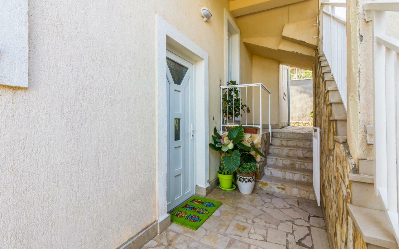Apartment Mika Pula Exterior photo